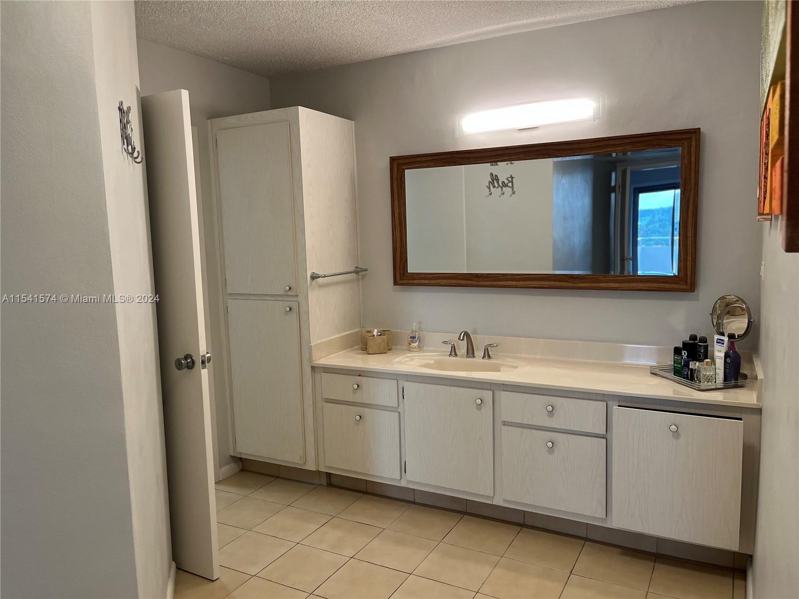 9225 Collins Ave 712, Surfside, Florida 33154, 2 Bedrooms Bedrooms, ,2 BathroomsBathrooms,Residentiallease,For Rent,9225 Collins Ave 712,A11541574