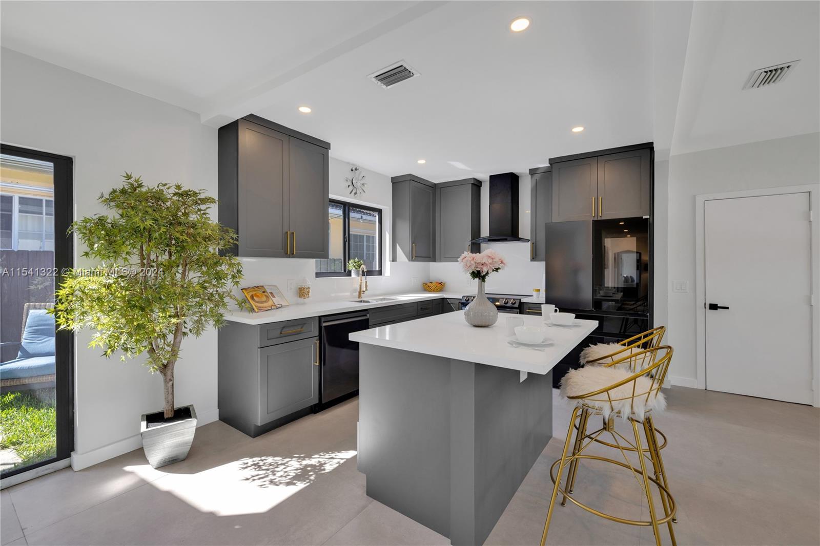 8950 NE 3rd Ave, El Portal, Florida 33138, 3 Bedrooms Bedrooms, ,2 BathroomsBathrooms,Residential,For Sale,8950 NE 3rd Ave,A11541322