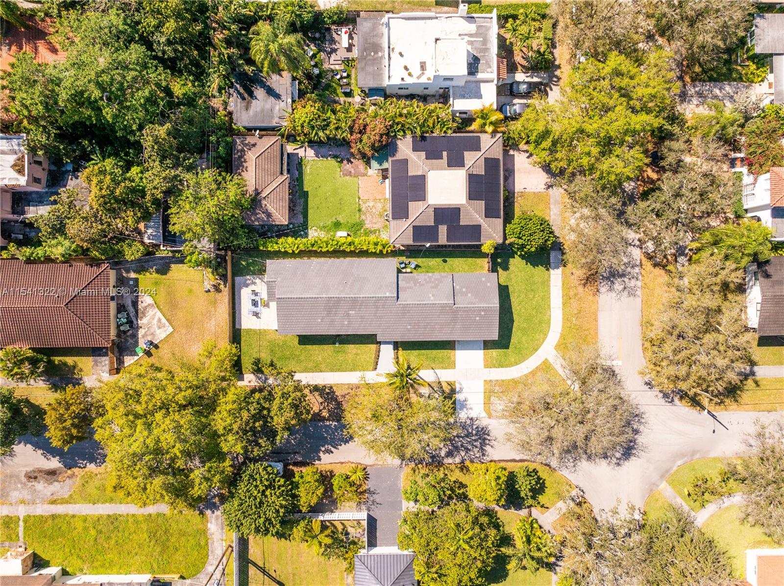 8950 NE 3rd Ave, El Portal, Florida 33138, 3 Bedrooms Bedrooms, ,2 BathroomsBathrooms,Residential,For Sale,8950 NE 3rd Ave,A11541322