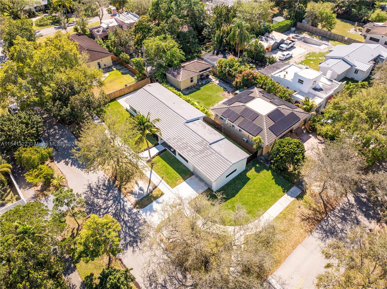 8950 NE 3rd Ave, El Portal, Florida 33138, 3 Bedrooms Bedrooms, ,2 BathroomsBathrooms,Residential,For Sale,8950 NE 3rd Ave,A11541322