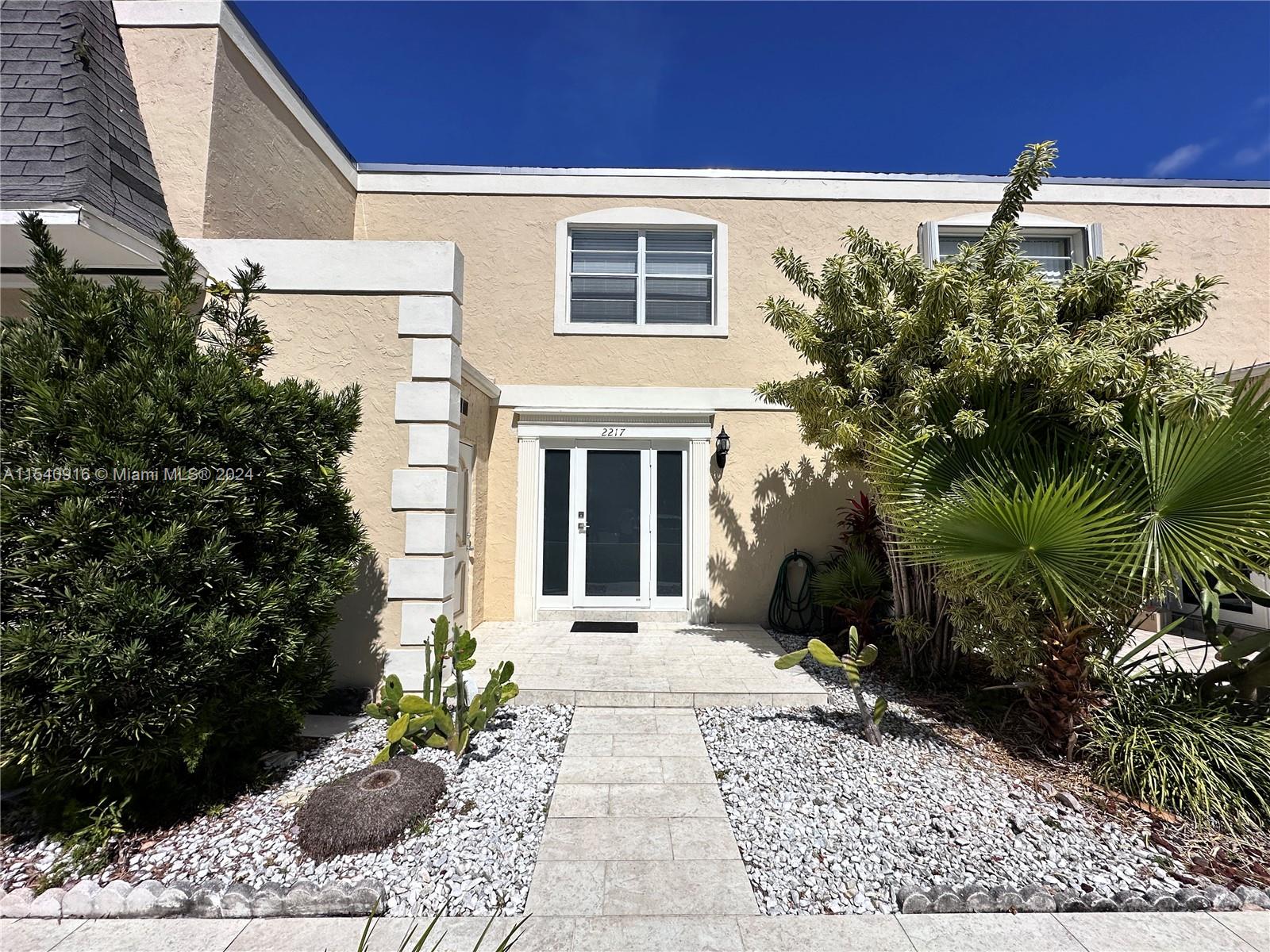 2217 NE 7th St 21, Hallandale Beach, Florida 33009, 3 Bedrooms Bedrooms, ,2 BathroomsBathrooms,Residential,For Sale,2217 NE 7th St 21,A11540916