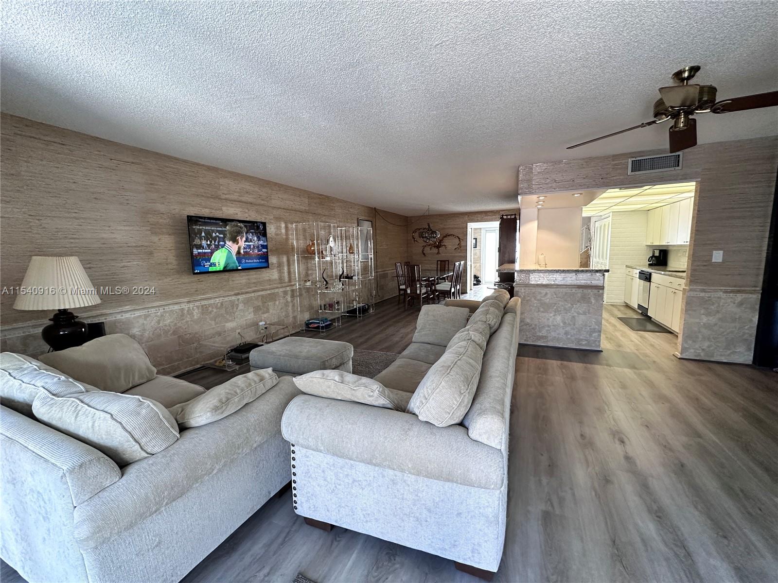 2217 NE 7th St 21, Hallandale Beach, Florida 33009, 3 Bedrooms Bedrooms, ,2 BathroomsBathrooms,Residential,For Sale,2217 NE 7th St 21,A11540916