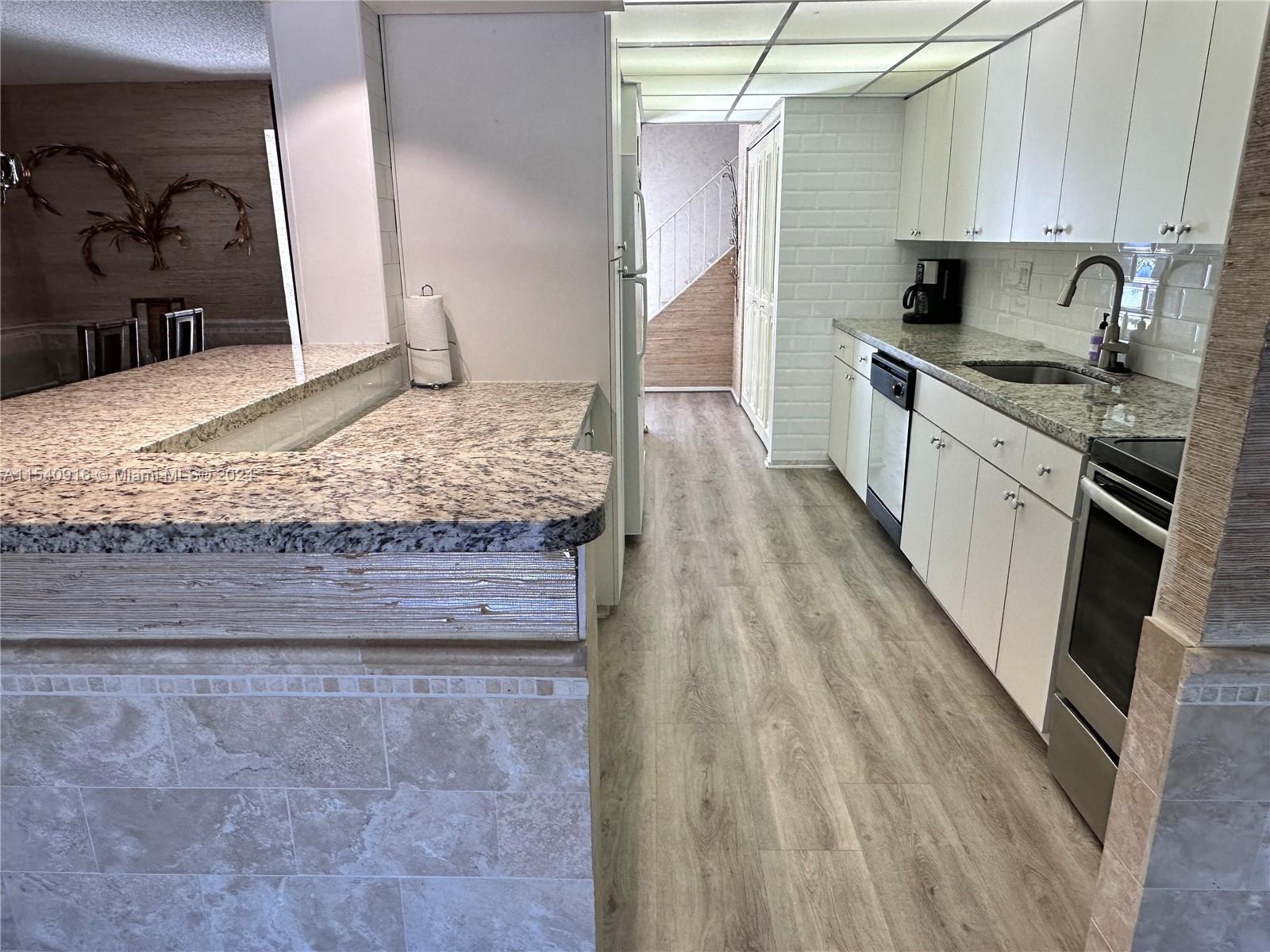 2217 NE 7th St 21, Hallandale Beach, Florida 33009, 3 Bedrooms Bedrooms, ,2 BathroomsBathrooms,Residential,For Sale,2217 NE 7th St 21,A11540916