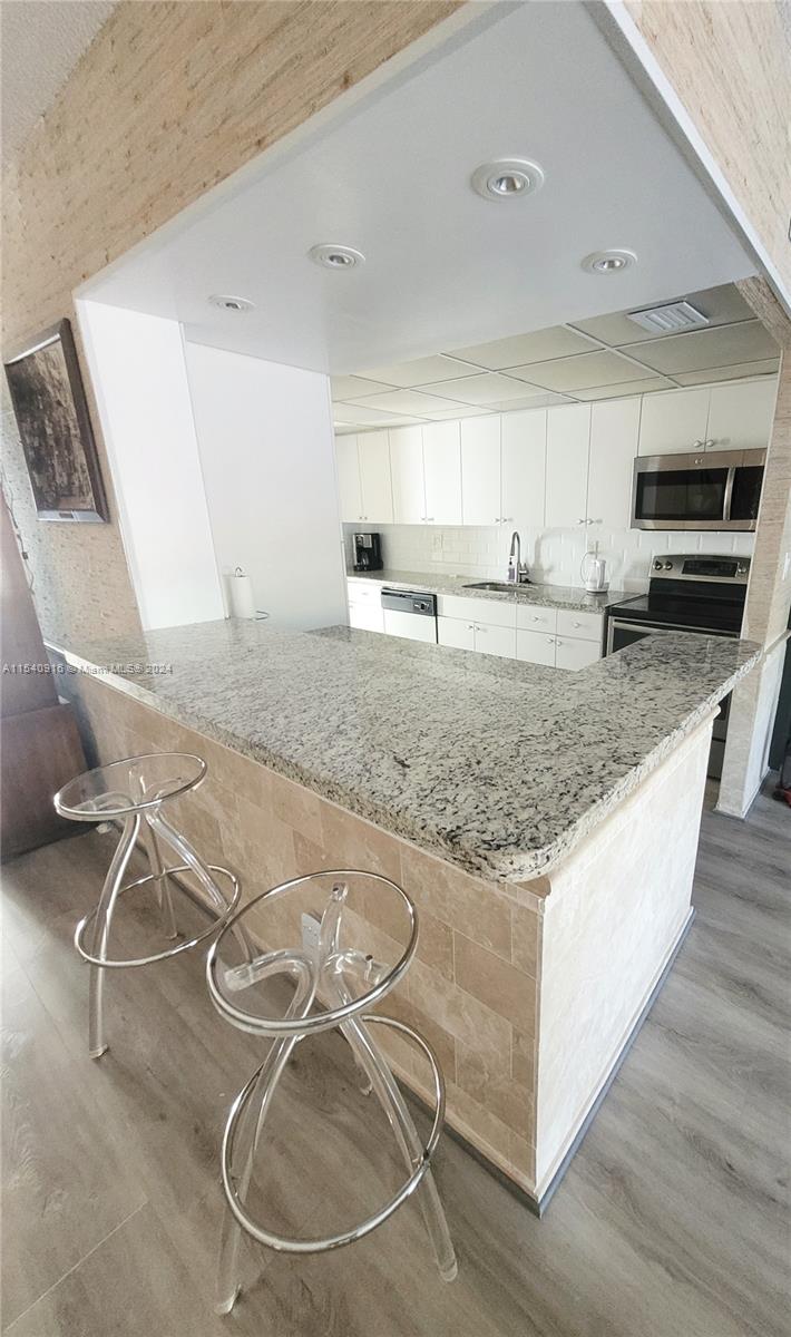 2217 NE 7th St 21, Hallandale Beach, Florida 33009, 3 Bedrooms Bedrooms, ,2 BathroomsBathrooms,Residential,For Sale,2217 NE 7th St 21,A11540916