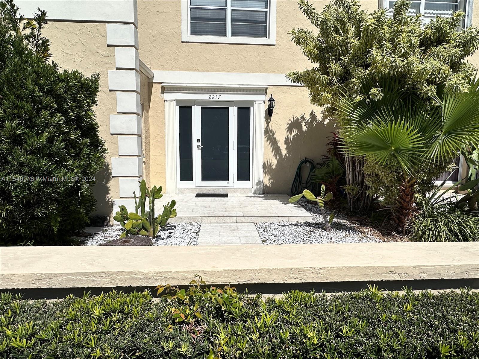 2217 NE 7th St 21, Hallandale Beach, Florida 33009, 3 Bedrooms Bedrooms, ,2 BathroomsBathrooms,Residential,For Sale,2217 NE 7th St 21,A11540916