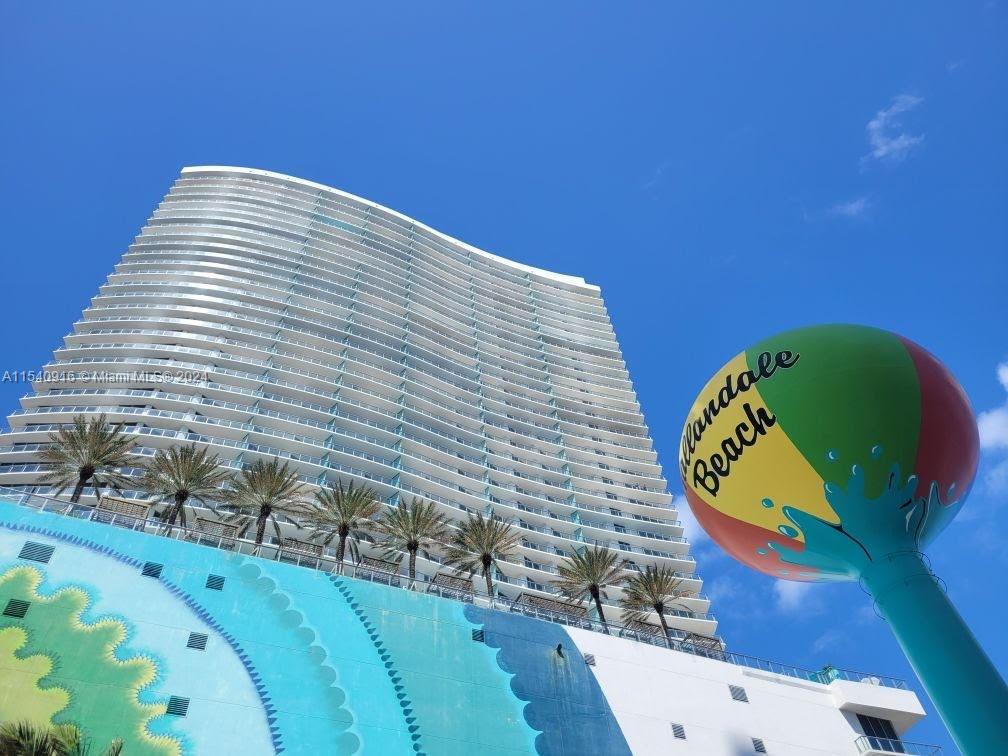 2217 NE 7th St 21, Hallandale Beach, Florida 33009, 3 Bedrooms Bedrooms, ,2 BathroomsBathrooms,Residential,For Sale,2217 NE 7th St 21,A11540916