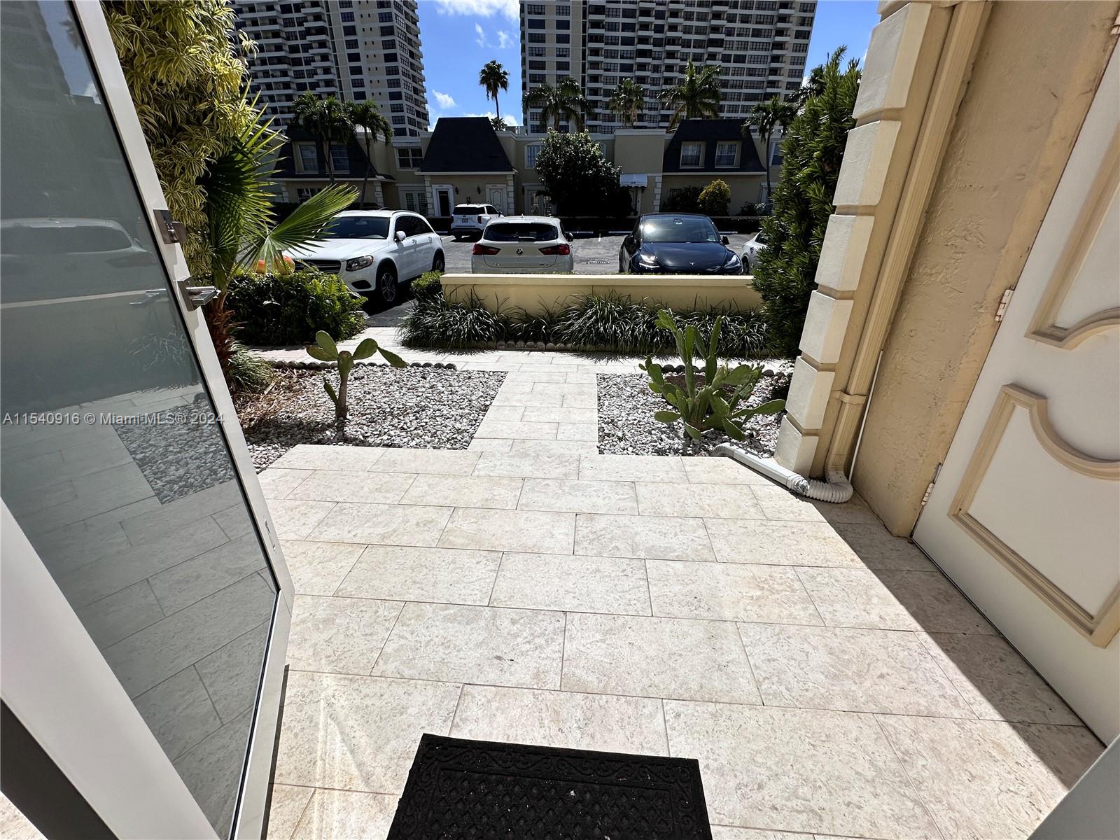 2217 NE 7th St 21, Hallandale Beach, Florida 33009, 3 Bedrooms Bedrooms, ,2 BathroomsBathrooms,Residential,For Sale,2217 NE 7th St 21,A11540916