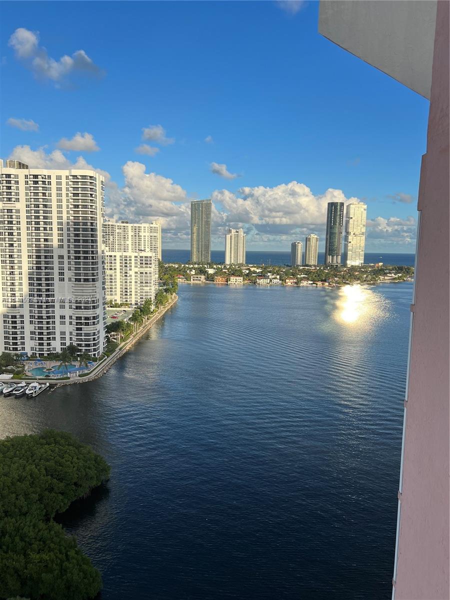 Aventura, FL, 33180 United States, 2 Bedrooms Bedrooms, ,2 BathroomsBathrooms,Residential,For Sale,A11541593