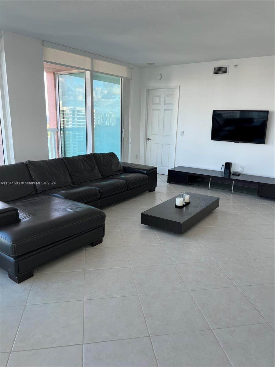 Aventura, Florida 33180, 2 Bedrooms Bedrooms, ,2 BathroomsBathrooms,Residential,For Sale,A11541593