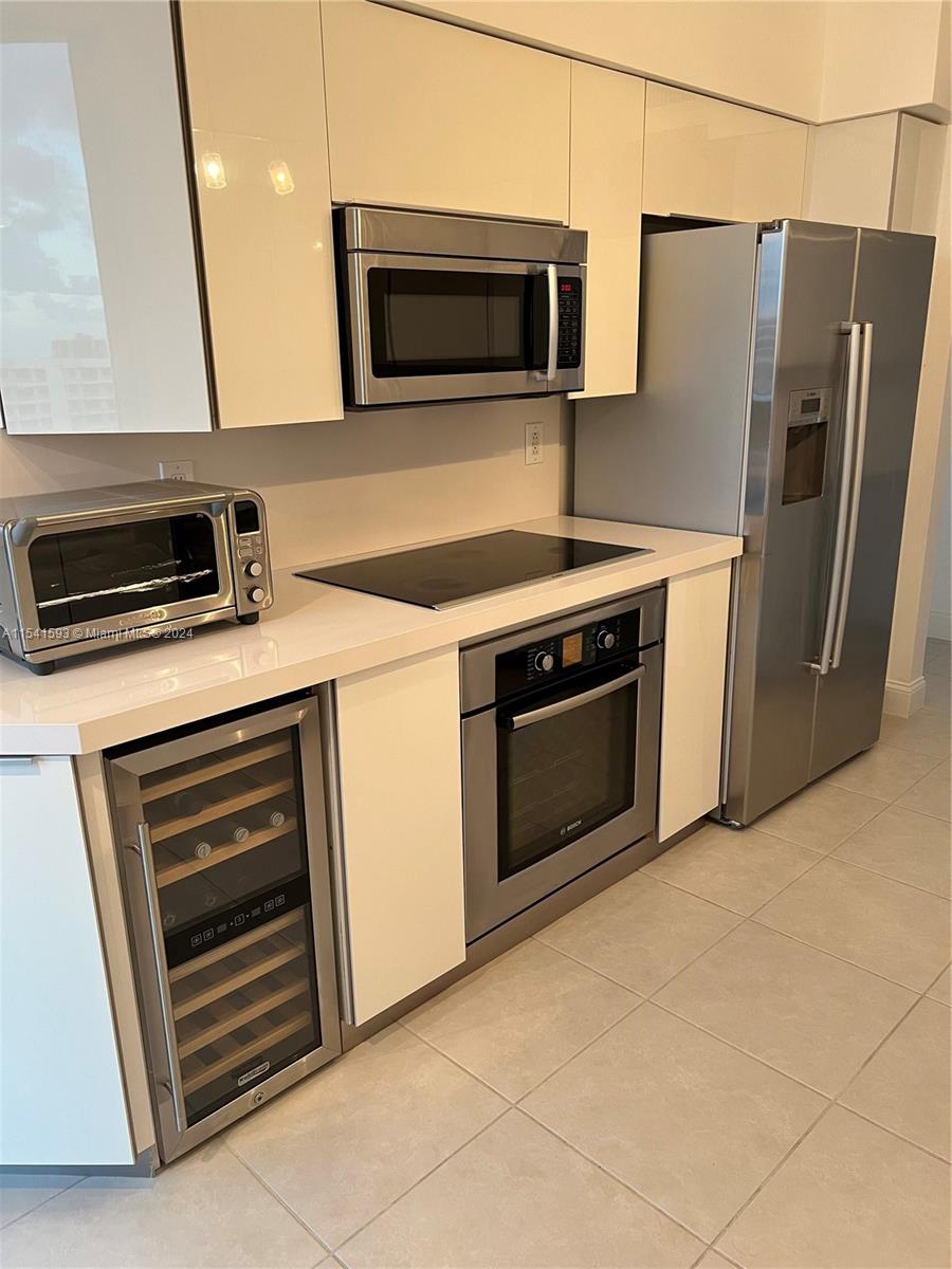 Aventura, Florida 33180, 2 Bedrooms Bedrooms, ,2 BathroomsBathrooms,Residential,For Sale,A11541593