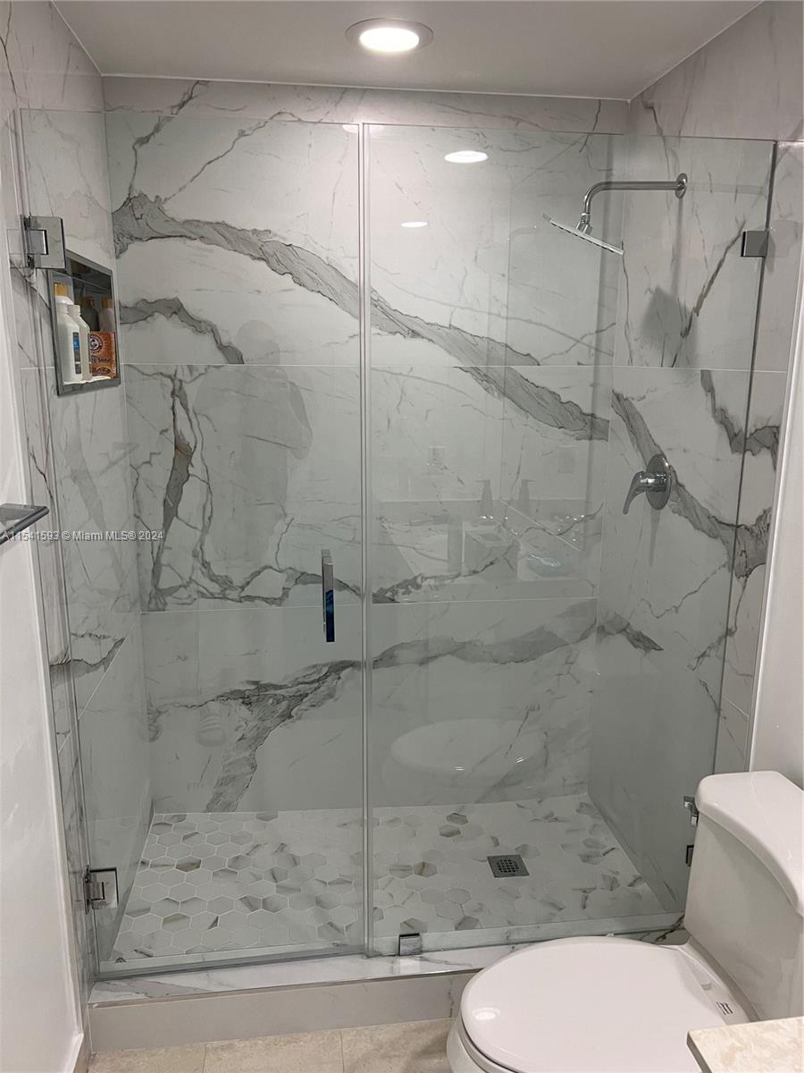 Aventura, Florida 33180, 2 Bedrooms Bedrooms, ,2 BathroomsBathrooms,Residential,For Sale,A11541593