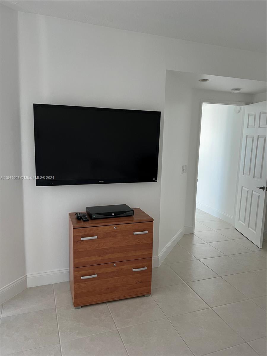 Aventura, Florida 33180, 2 Bedrooms Bedrooms, ,2 BathroomsBathrooms,Residential,For Sale,A11541593