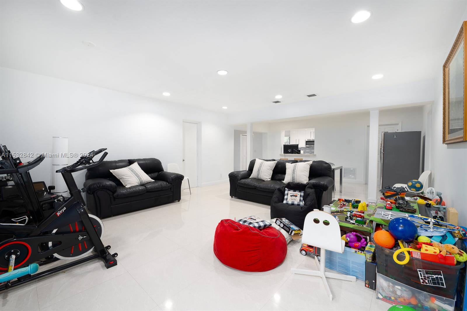 830 NE 182nd Ter, North Miami Beach, Florida 33162, 4 Bedrooms Bedrooms, ,3 BathroomsBathrooms,Residential,For Sale,830 NE 182nd Ter,A11532842