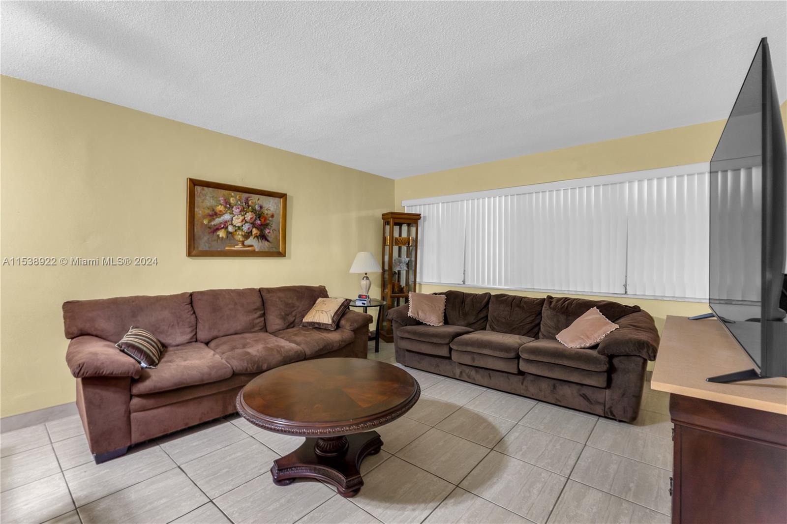 215 SE 3rd Ave 201C, Hallandale Beach, Florida 33009, 1 Bedroom Bedrooms, ,1 BathroomBathrooms,Residential,For Sale,215 SE 3rd Ave 201C,A11538922