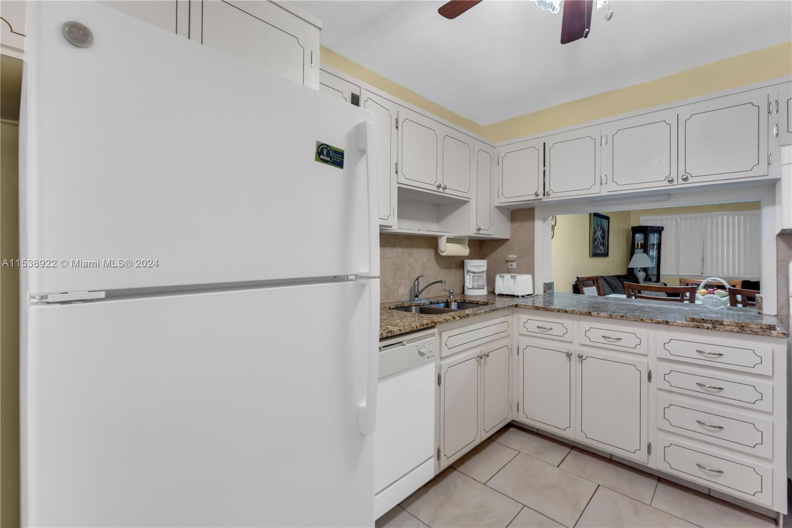 215 SE 3rd Ave 201C, Hallandale Beach, Florida 33009, 1 Bedroom Bedrooms, ,1 BathroomBathrooms,Residential,For Sale,215 SE 3rd Ave 201C,A11538922