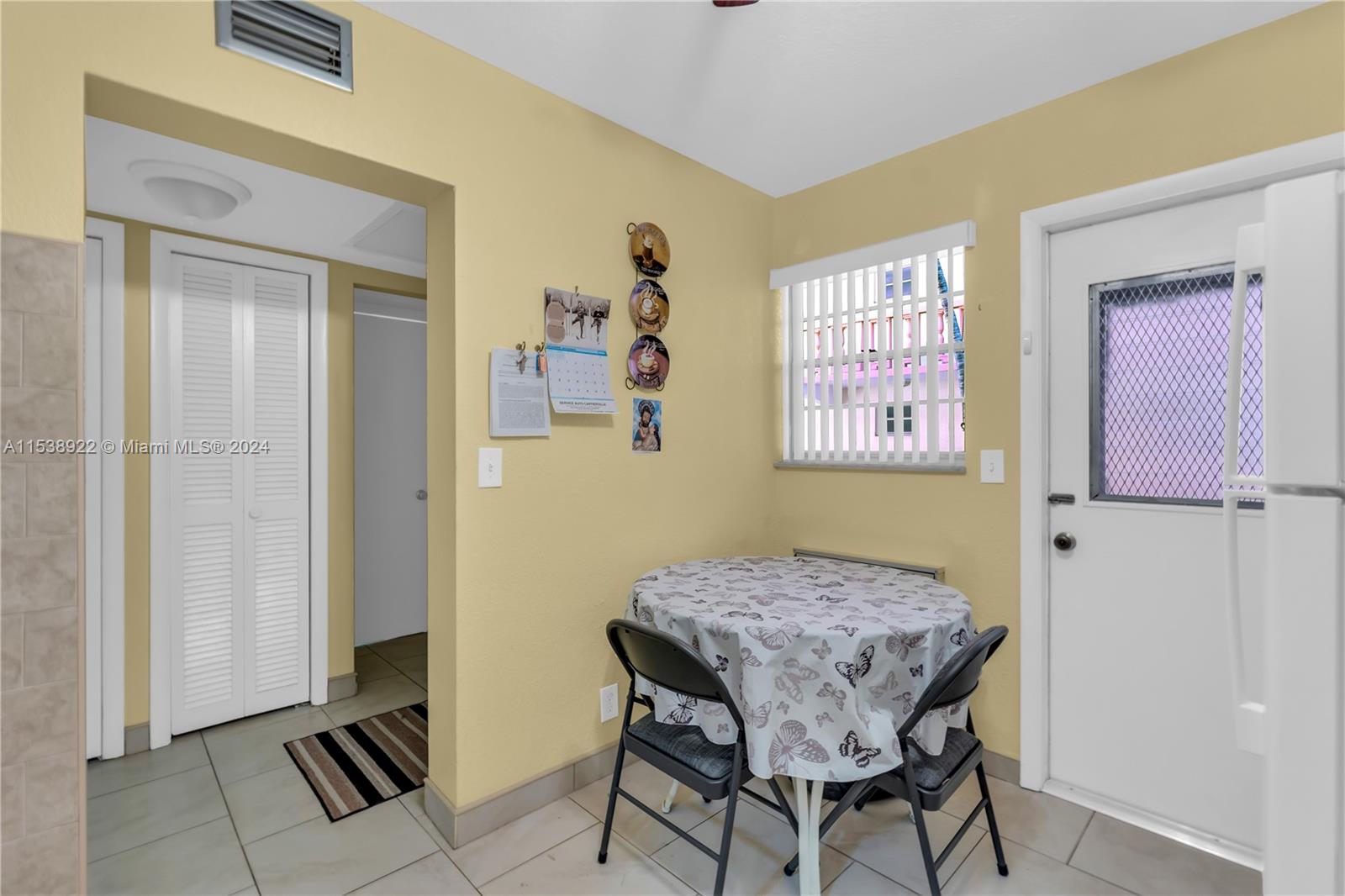 215 SE 3rd Ave 201C, Hallandale Beach, Florida 33009, 1 Bedroom Bedrooms, ,1 BathroomBathrooms,Residential,For Sale,215 SE 3rd Ave 201C,A11538922