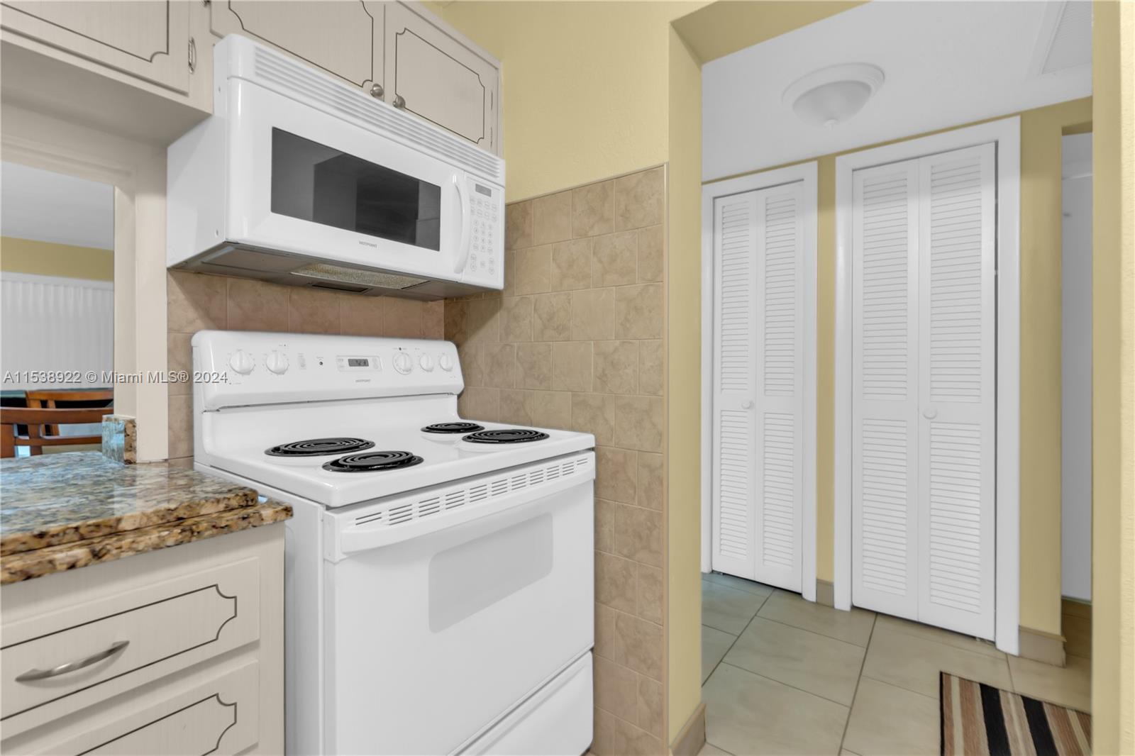 215 SE 3rd Ave 201C, Hallandale Beach, Florida 33009, 1 Bedroom Bedrooms, ,1 BathroomBathrooms,Residential,For Sale,215 SE 3rd Ave 201C,A11538922