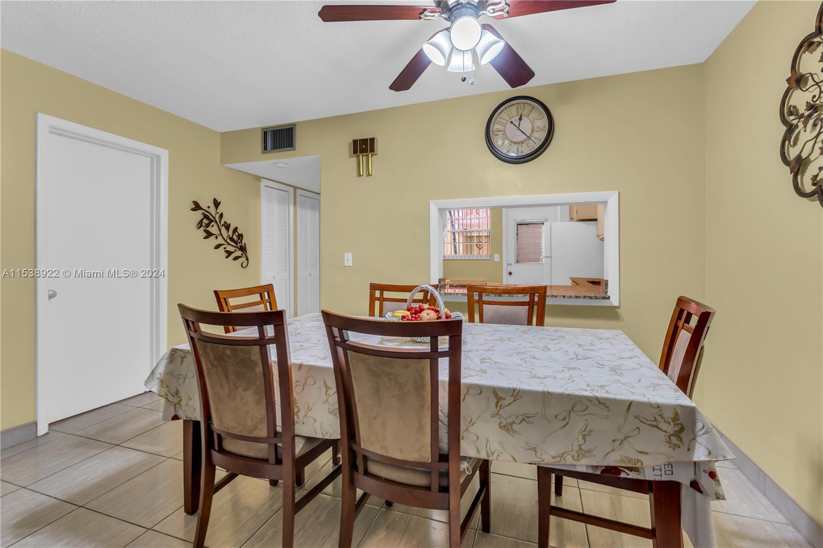 215 SE 3rd Ave 201C, Hallandale Beach, Florida 33009, 1 Bedroom Bedrooms, ,1 BathroomBathrooms,Residential,For Sale,215 SE 3rd Ave 201C,A11538922