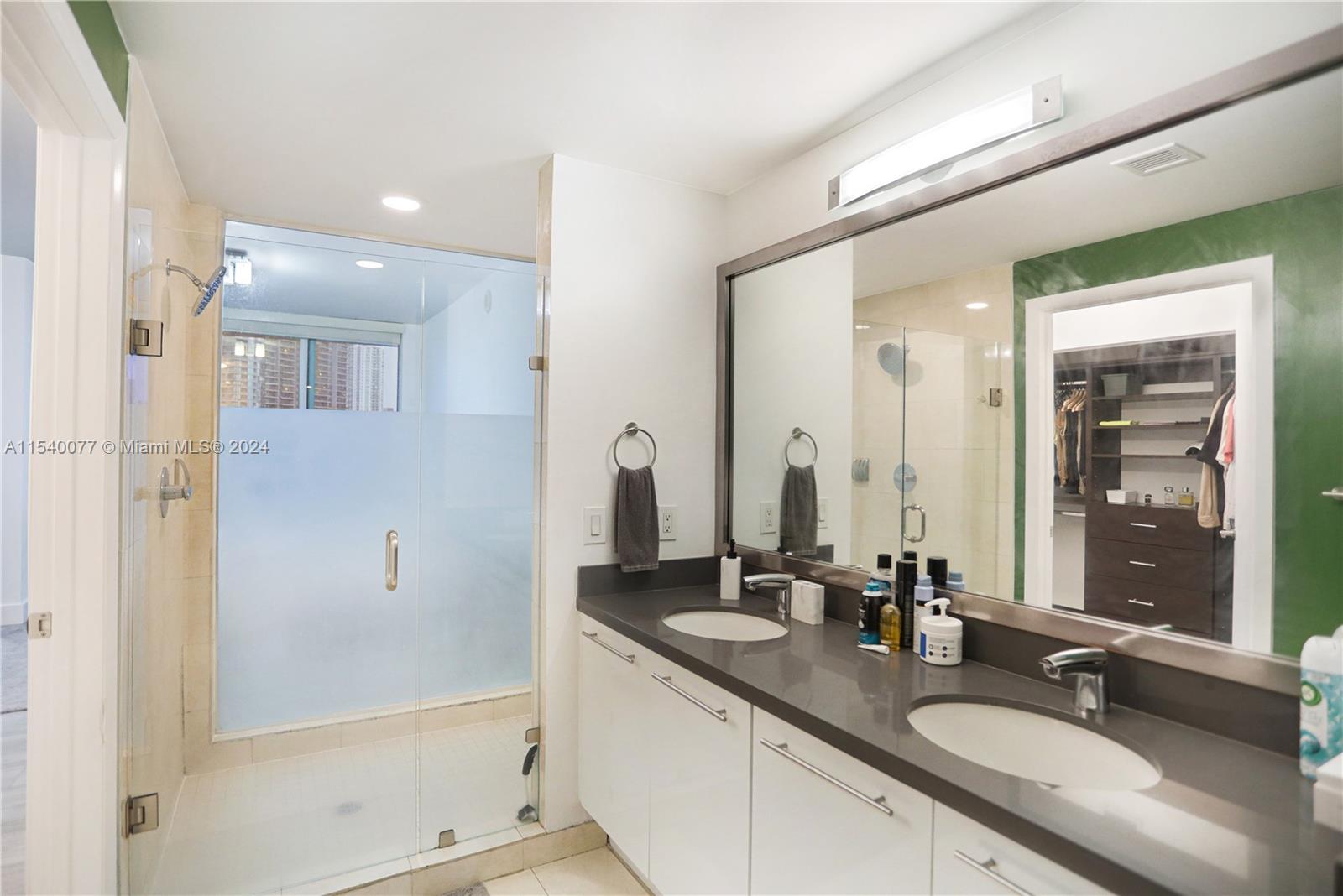Miami, Florida 33130, 2 Bedrooms Bedrooms, ,2 BathroomsBathrooms,Residential,For Sale,A11540077