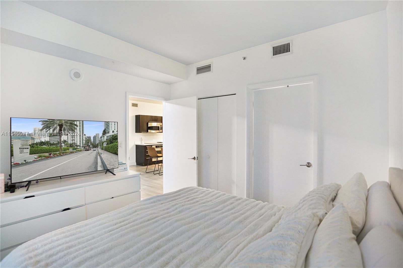 Miami, Florida 33130, 2 Bedrooms Bedrooms, ,2 BathroomsBathrooms,Residential,For Sale,A11540077