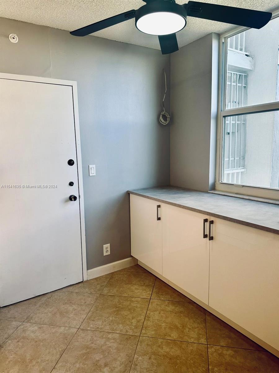 4200 Hillcrest Dr 300, Hollywood, Florida 33021, 2 Bedrooms Bedrooms, ,2 BathroomsBathrooms,Residentiallease,For Rent,4200 Hillcrest Dr 300,A11541635