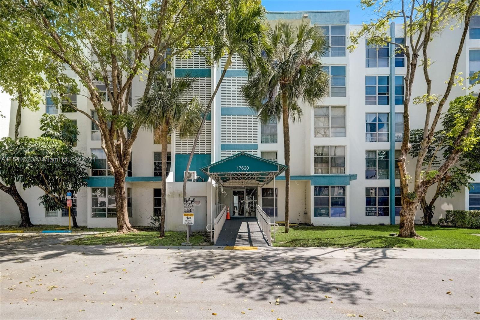 17620 Atlantic Blvd, Sunny Isles Beach, FL, 33160 United States, 1 Bedroom Bedrooms, ,1 BathroomBathrooms,Residential,For Sale,Atlantic Blvd,A11541623