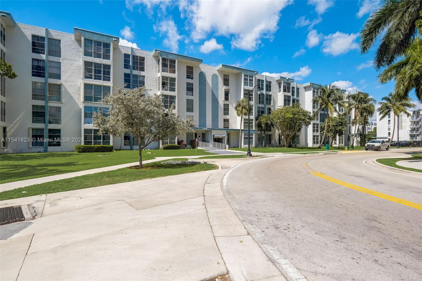 17620 Atlantic Blvd, Sunny Isles Beach, FL, 33160 United States, 1 Bedroom Bedrooms, ,1 BathroomBathrooms,Residential,For Sale,Atlantic Blvd,A11541623