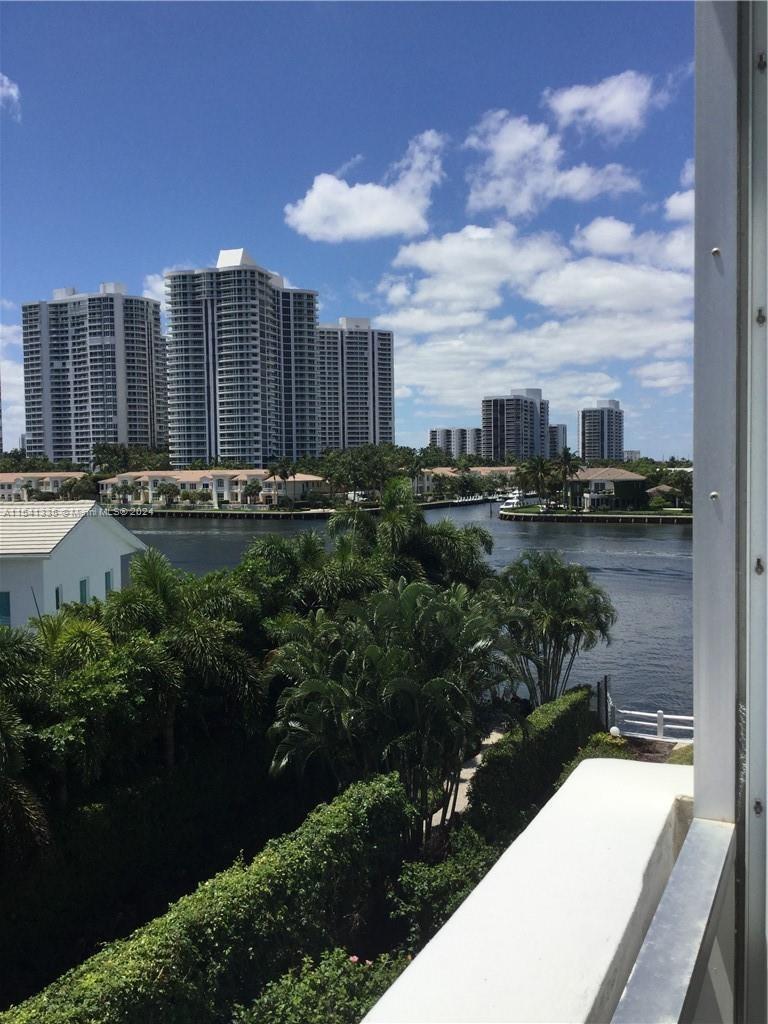 3209 S Ocean Dr 4M, Hallandale Beach, Florida 33009, 1 Bedroom Bedrooms, ,1 BathroomBathrooms,Residential,For Sale,3209 S Ocean Dr 4M,A11541335