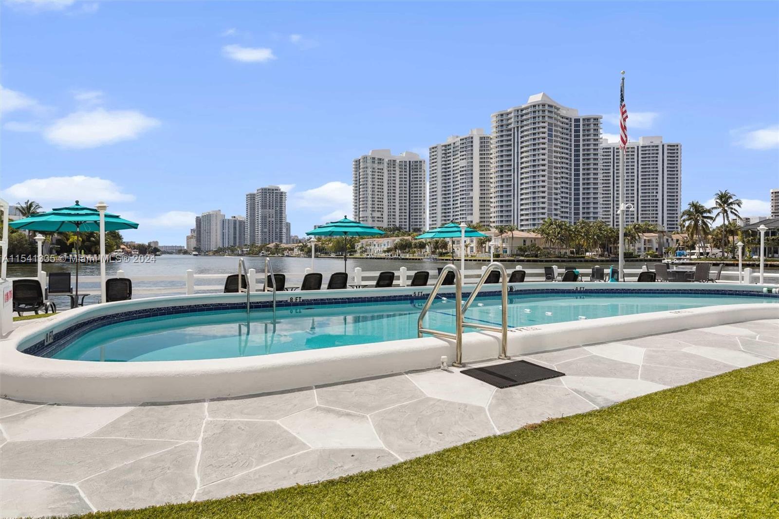 3209 S Ocean Dr 4M, Hallandale Beach, Florida 33009, 1 Bedroom Bedrooms, ,1 BathroomBathrooms,Residential,For Sale,3209 S Ocean Dr 4M,A11541335