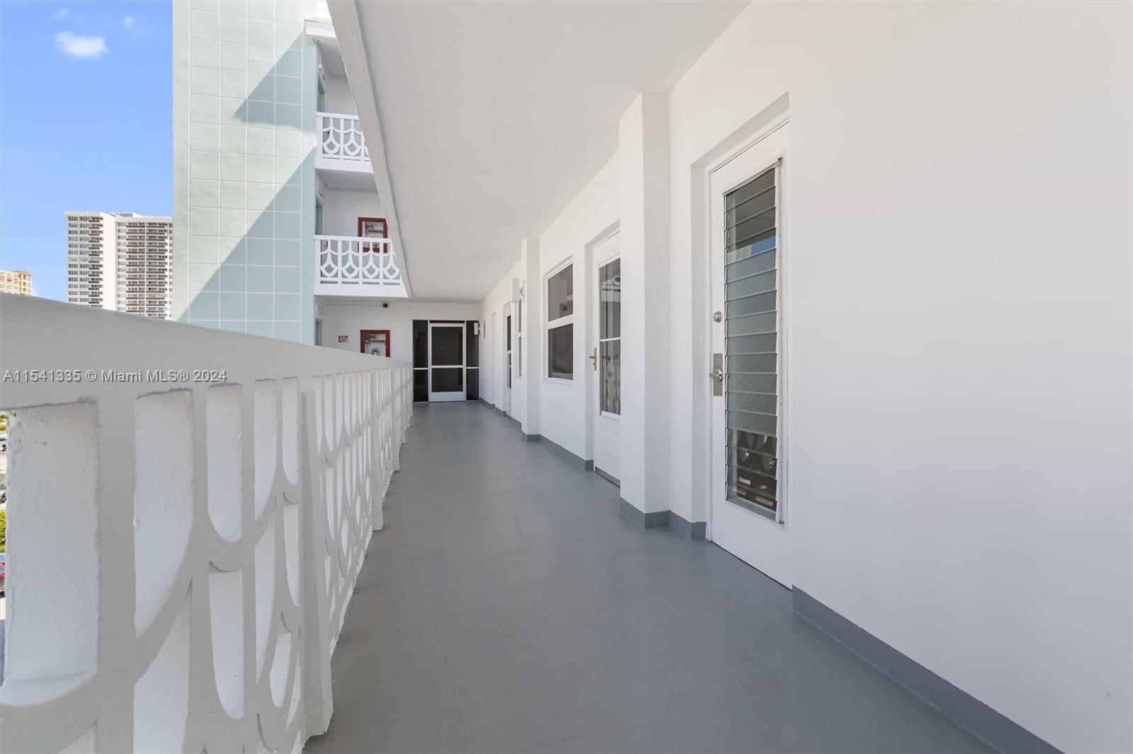 3209 S Ocean Dr 4M, Hallandale Beach, Florida 33009, 1 Bedroom Bedrooms, ,1 BathroomBathrooms,Residential,For Sale,3209 S Ocean Dr 4M,A11541335