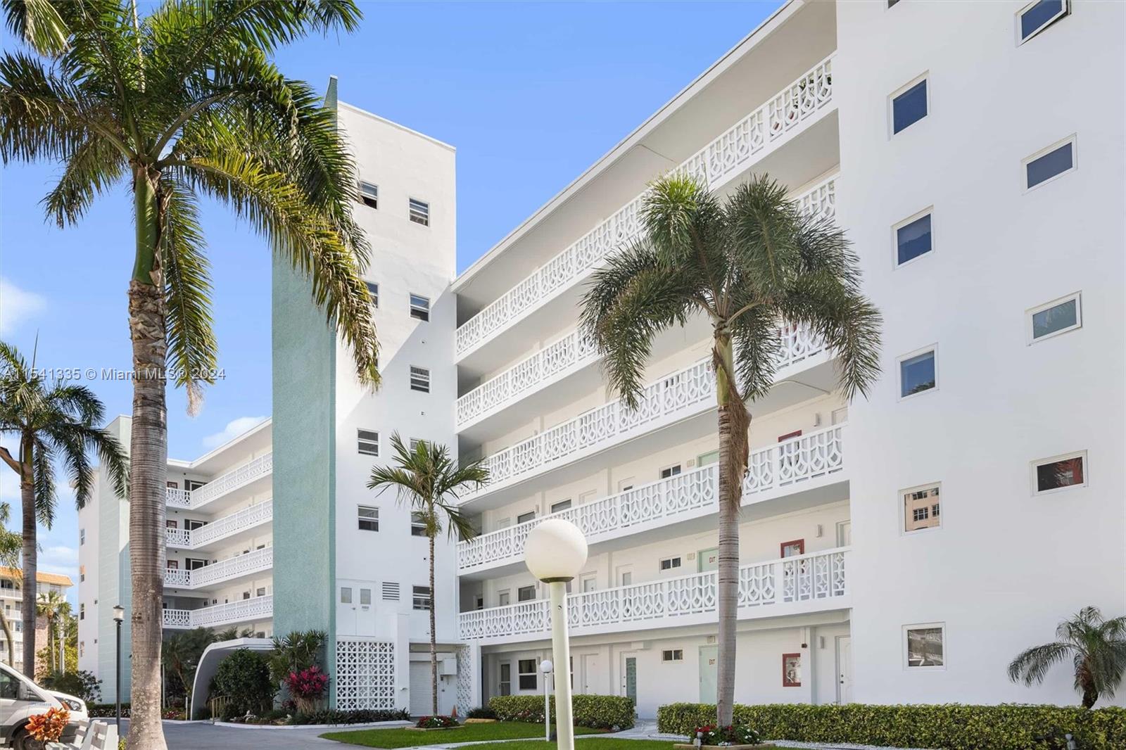 3209 S Ocean Dr 4M, Hallandale Beach, Florida 33009, 1 Bedroom Bedrooms, ,1 BathroomBathrooms,Residential,For Sale,3209 S Ocean Dr 4M,A11541335