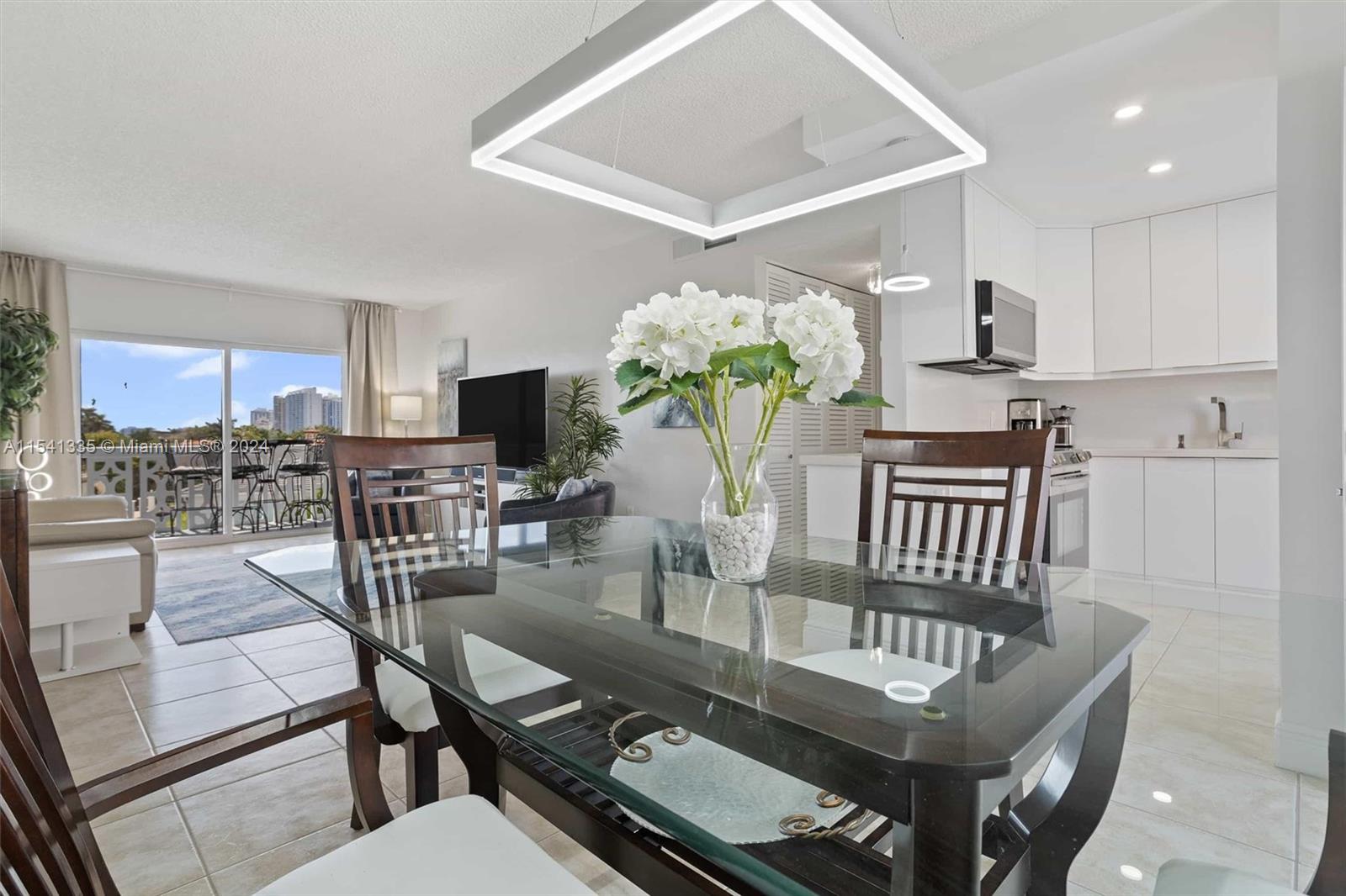 3209 S Ocean Dr 4M, Hallandale Beach, Florida 33009, 1 Bedroom Bedrooms, ,1 BathroomBathrooms,Residential,For Sale,3209 S Ocean Dr 4M,A11541335