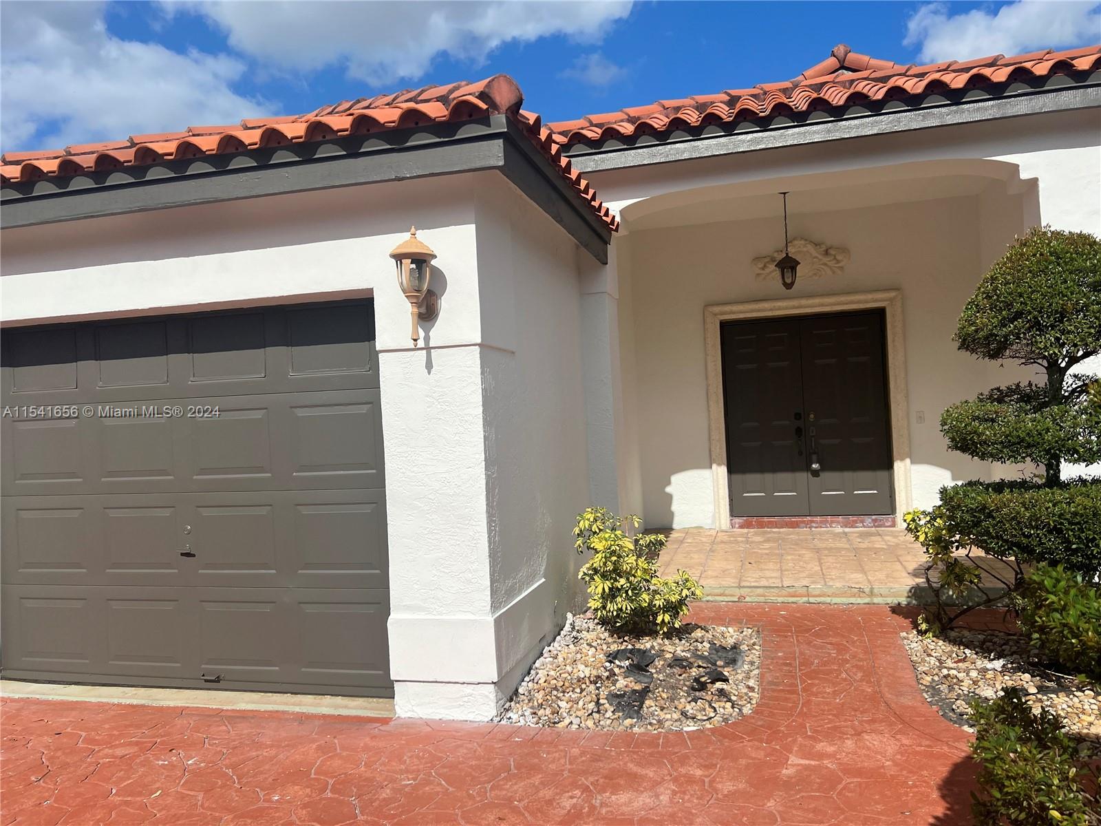 19851 NW 82nd Ct, Hialeah, Florida 33015, 3 Bedrooms Bedrooms, ,2 BathroomsBathrooms,Residentiallease,For Rent,19851 NW 82nd Ct,A11541656