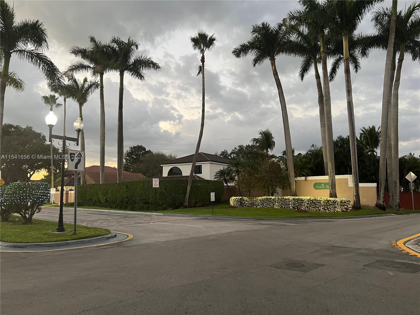 19851 NW 82nd Ct, Hialeah, Florida 33015, 3 Bedrooms Bedrooms, ,2 BathroomsBathrooms,Residentiallease,For Rent,19851 NW 82nd Ct,A11541656