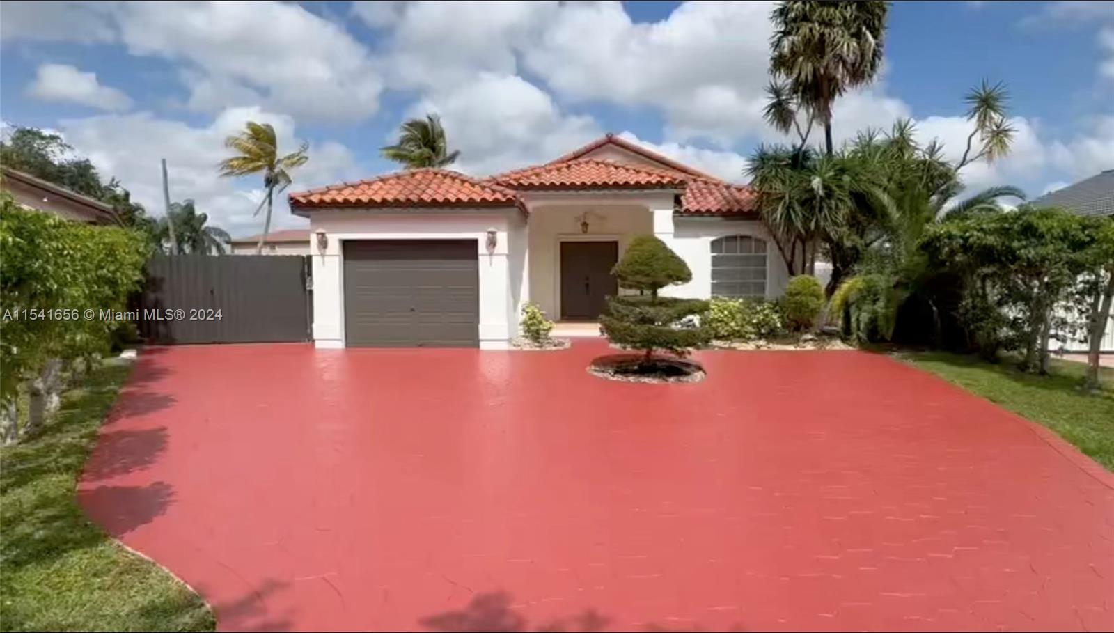 19851 NW 82nd Ct, Hialeah, Florida 33015, 3 Bedrooms Bedrooms, ,2 BathroomsBathrooms,Residentiallease,For Rent,19851 NW 82nd Ct,A11541656