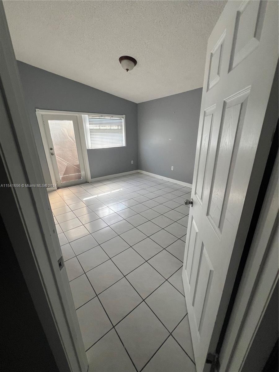 19851 NW 82nd Ct, Hialeah, Florida 33015, 3 Bedrooms Bedrooms, ,2 BathroomsBathrooms,Residentiallease,For Rent,19851 NW 82nd Ct,A11541656