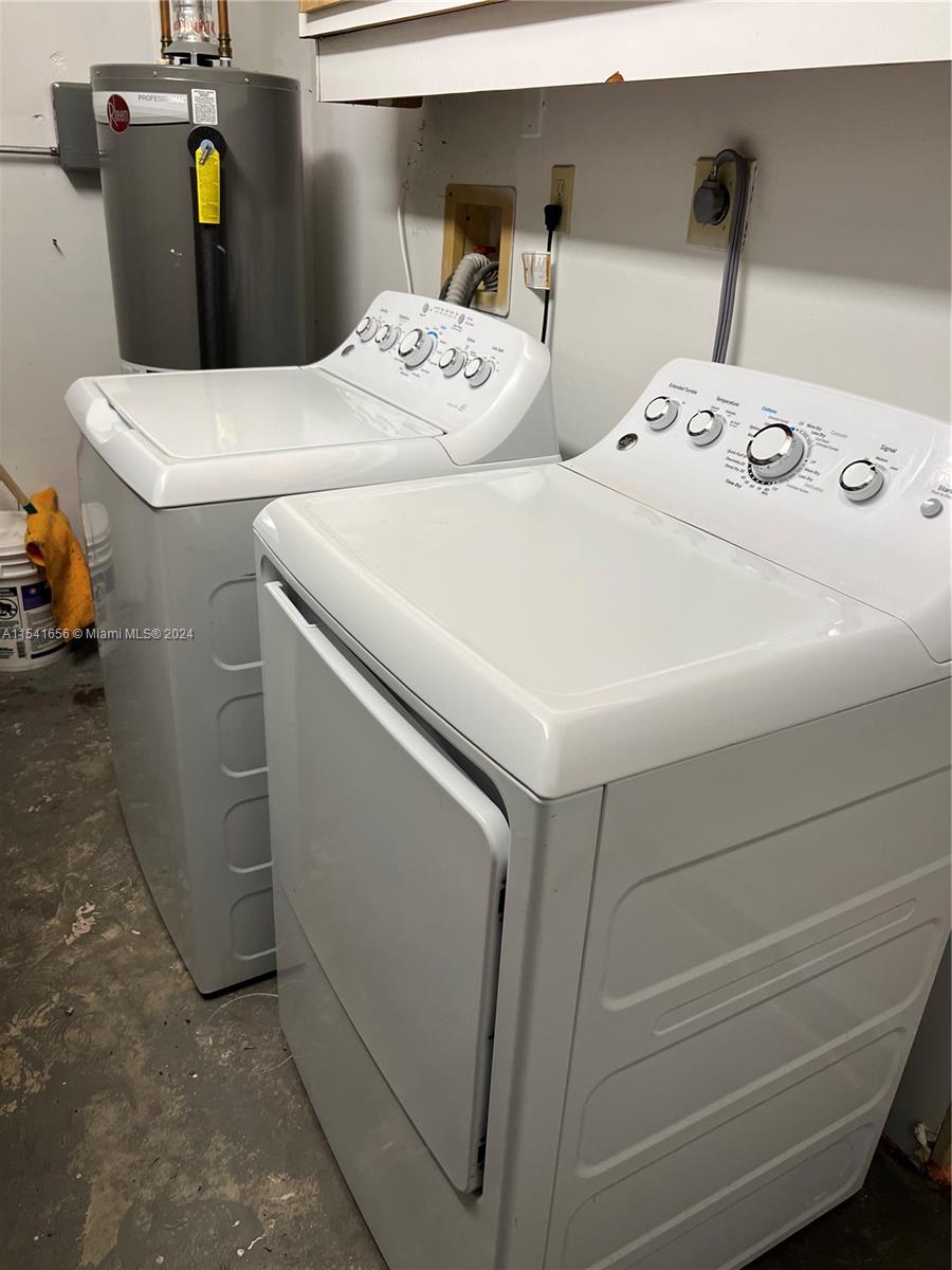 19851 NW 82nd Ct, Hialeah, Florida 33015, 3 Bedrooms Bedrooms, ,2 BathroomsBathrooms,Residentiallease,For Rent,19851 NW 82nd Ct,A11541656