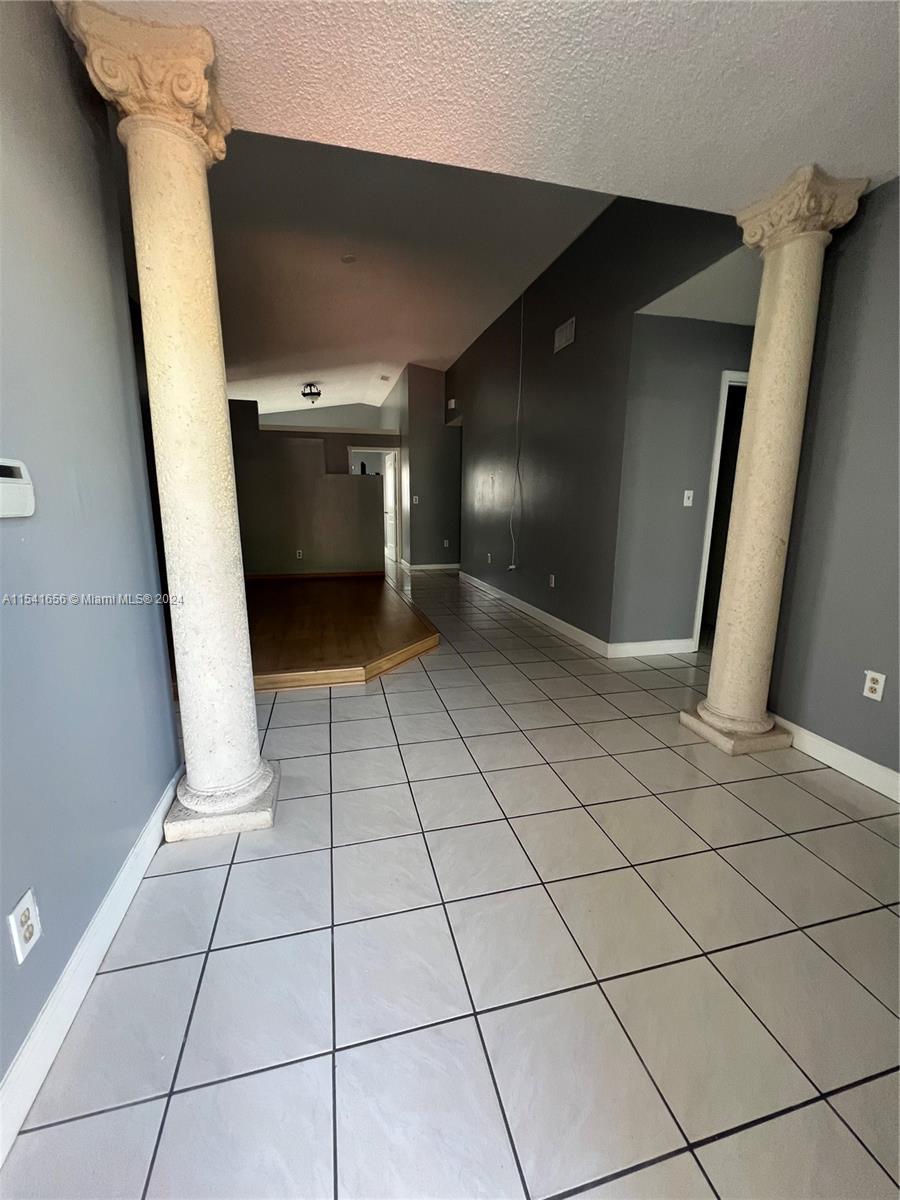 19851 NW 82nd Ct, Hialeah, Florida 33015, 3 Bedrooms Bedrooms, ,2 BathroomsBathrooms,Residentiallease,For Rent,19851 NW 82nd Ct,A11541656