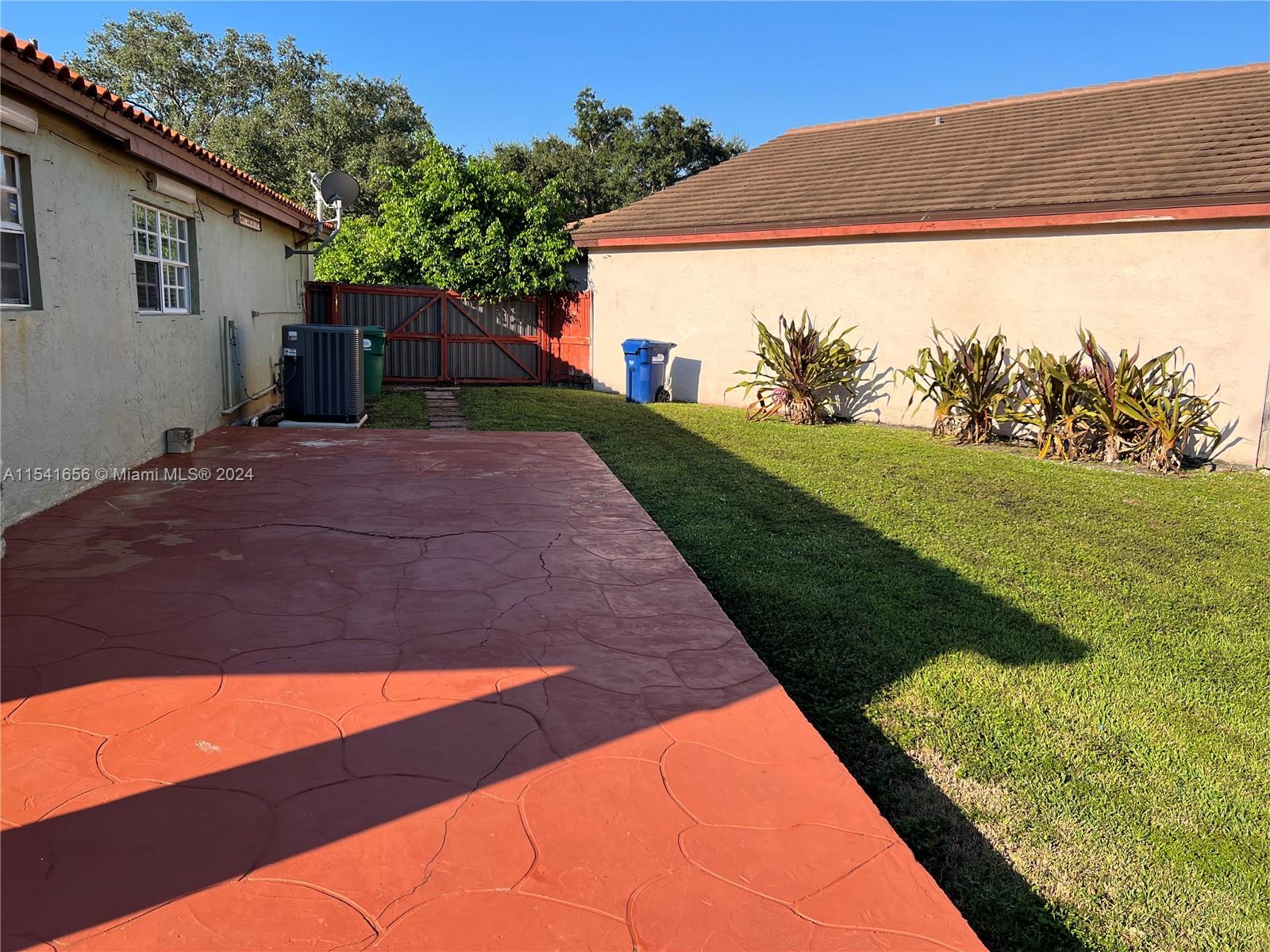 19851 NW 82nd Ct, Hialeah, Florida 33015, 3 Bedrooms Bedrooms, ,2 BathroomsBathrooms,Residentiallease,For Rent,19851 NW 82nd Ct,A11541656