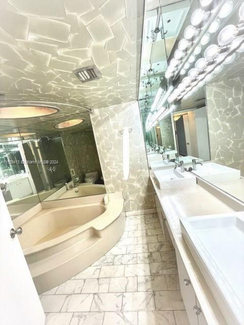 1000 Quayside Ter 1505, Miami, Florida 33138, 2 Bedrooms Bedrooms, ,2 BathroomsBathrooms,Residential,For Sale,1000 Quayside Ter 1505,A11539413