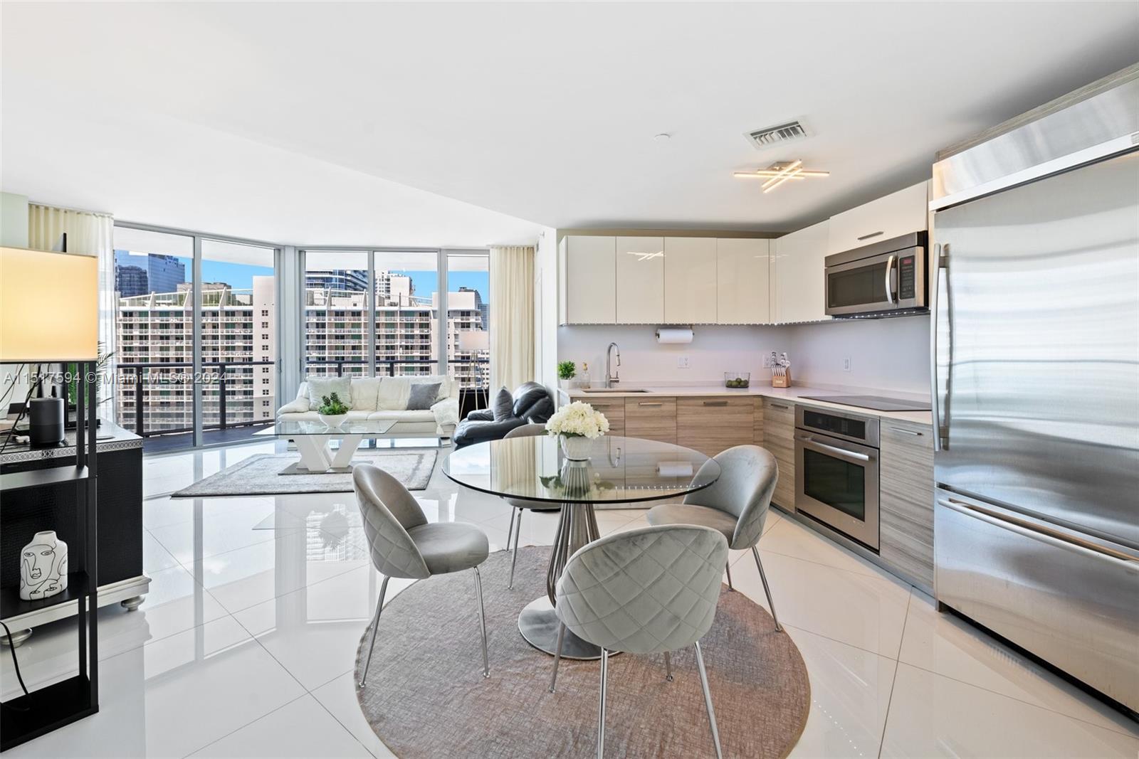 1300 Brickell Bay Dr 3607, Miami, Florida 33131, 2 Bedrooms Bedrooms, ,2 BathroomsBathrooms,Residentiallease,For Rent,1300 Brickell Bay Dr 3607,A11517594