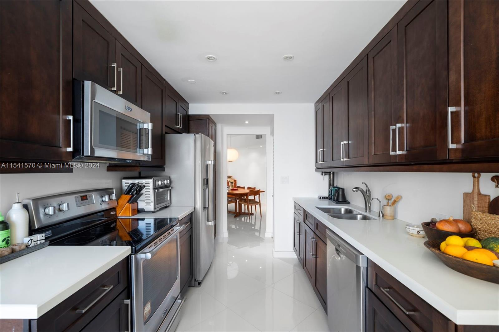 4000 Island Blvd, Aventura, FL, 33160 United States, 2 Bedrooms Bedrooms, ,2 BathroomsBathrooms,Residential,For Sale,Island Blvd,A11541570