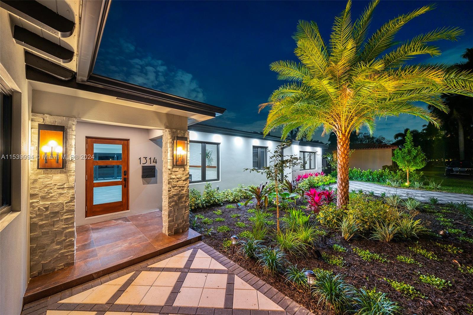 1314 Adams St, Hollywood, Florida 33019, 4 Bedrooms Bedrooms, ,3 BathroomsBathrooms,Residential,For Sale,1314 Adams St,A11539994