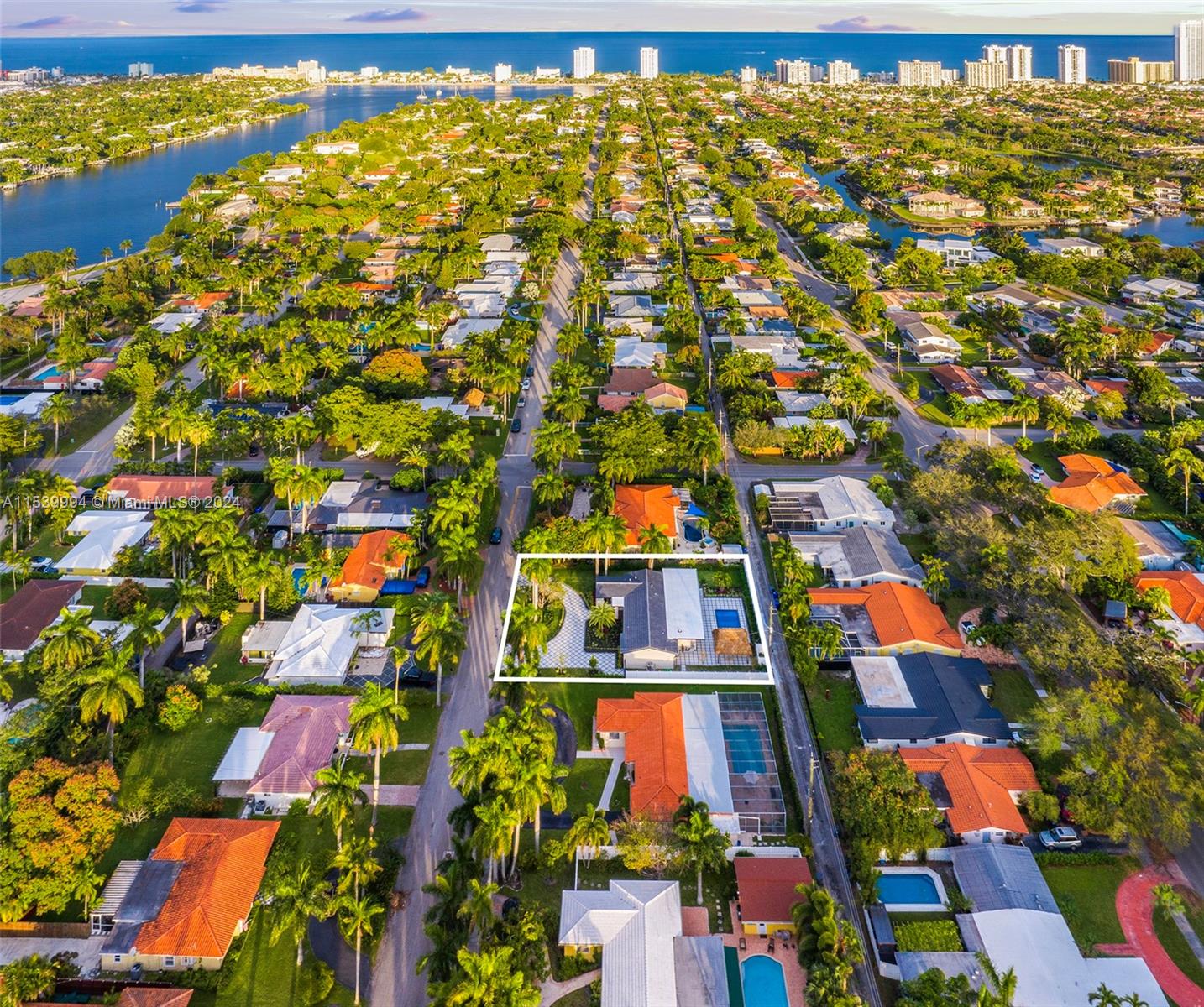 1314 Adams St, Hollywood, Florida 33019, 4 Bedrooms Bedrooms, ,3 BathroomsBathrooms,Residential,For Sale,1314 Adams St,A11539994