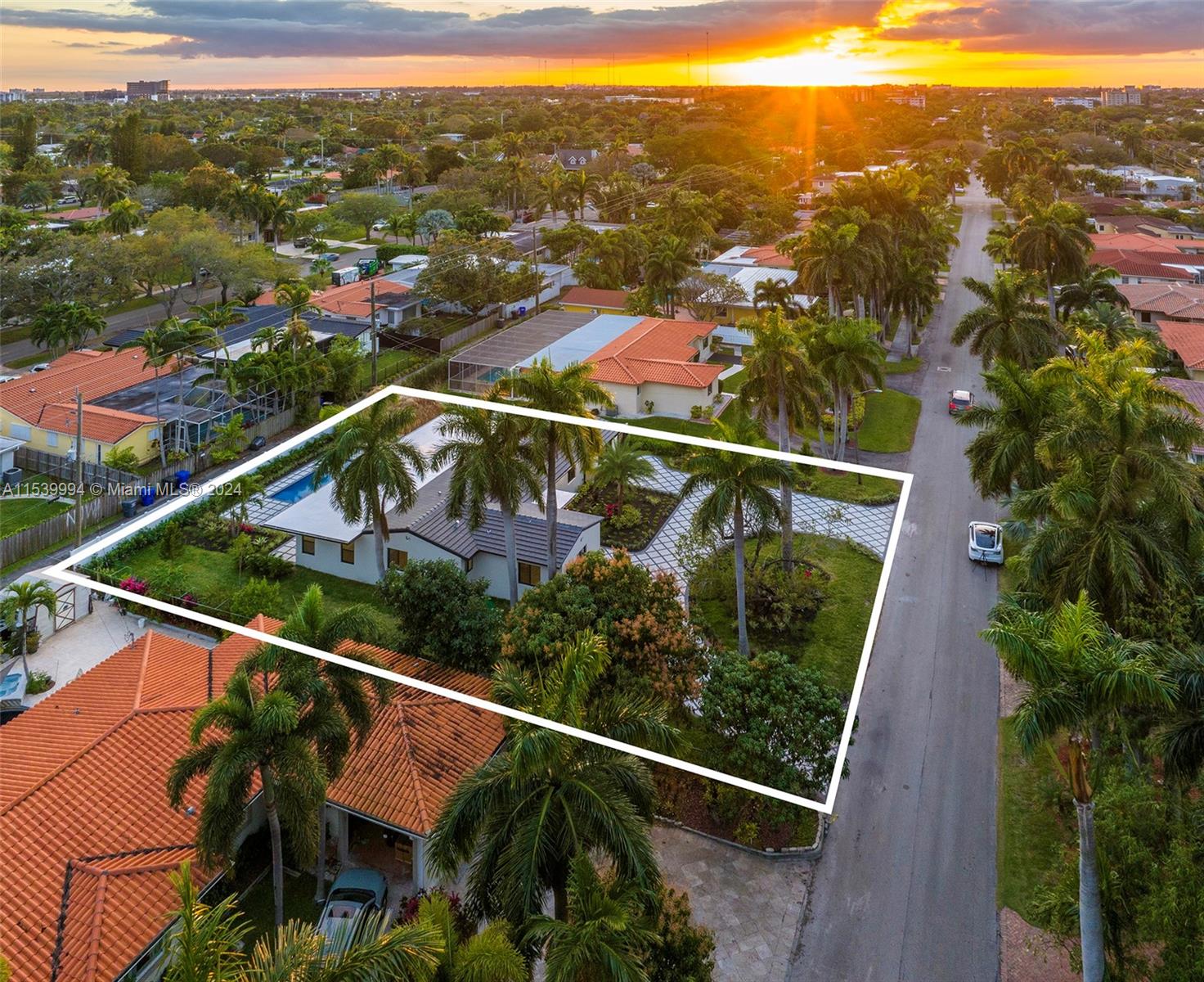 1314 Adams St, Hollywood, Florida 33019, 4 Bedrooms Bedrooms, ,3 BathroomsBathrooms,Residential,For Sale,1314 Adams St,A11539994