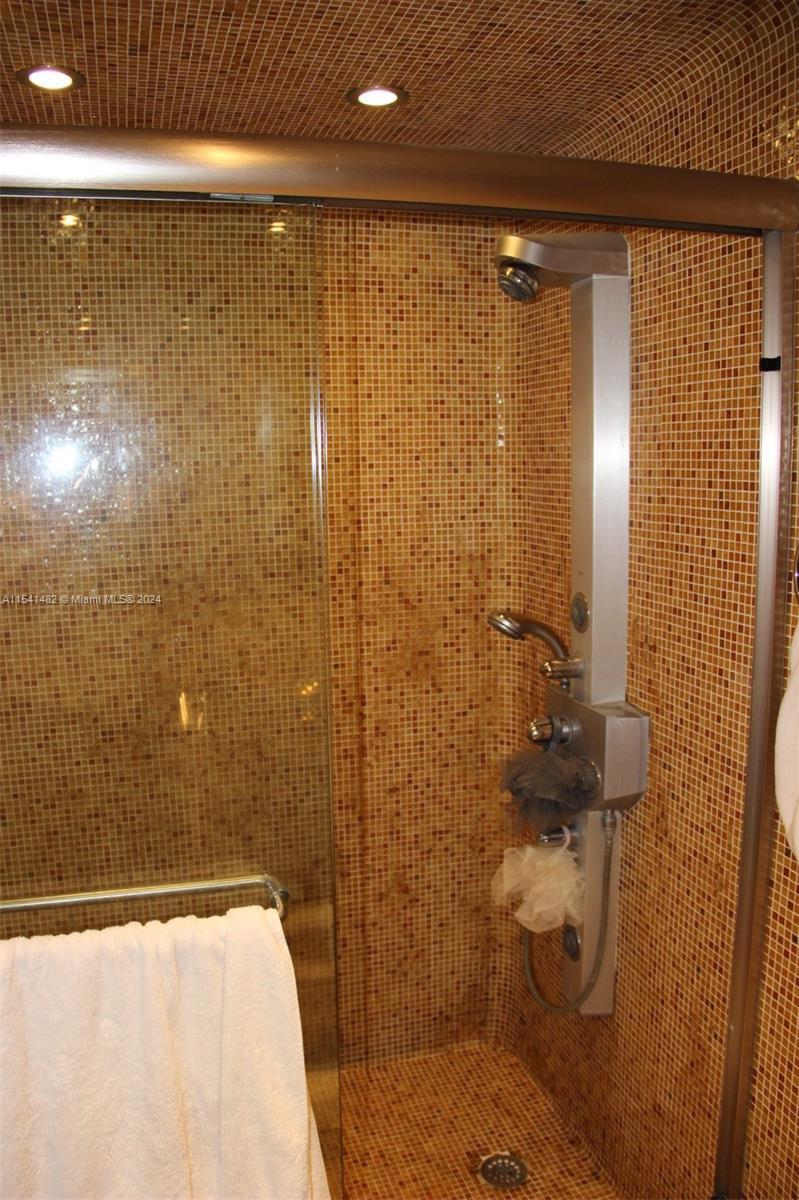 1834 Brickell Ave 22, Miami, Florida 33129, 2 Bedrooms Bedrooms, 2 Rooms Rooms,2 BathroomsBathrooms,Residential,For Sale,1834 Brickell Ave 22,A11541482