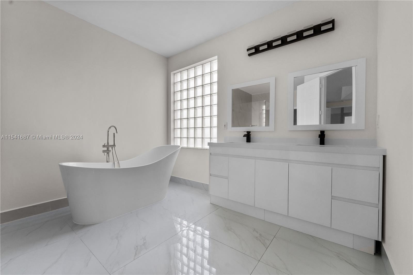 14511 SW 33rd Ct, Miramar, Florida 33027, 5 Bedrooms Bedrooms, ,4 BathroomsBathrooms,Residential,For Sale,14511 SW 33rd Ct,A11541687