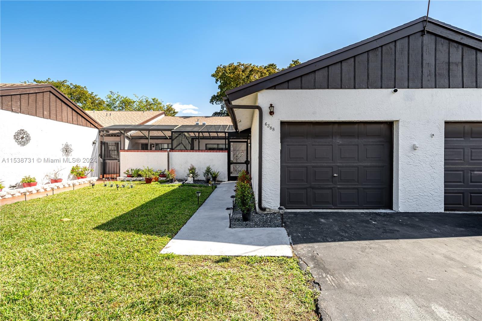 6388 E Pinehurst Cir E C30, Tamarac, Florida 33321, 2 Bedrooms Bedrooms, ,2 BathroomsBathrooms,Residential,For Sale,6388 E Pinehurst Cir E C30,A11538731