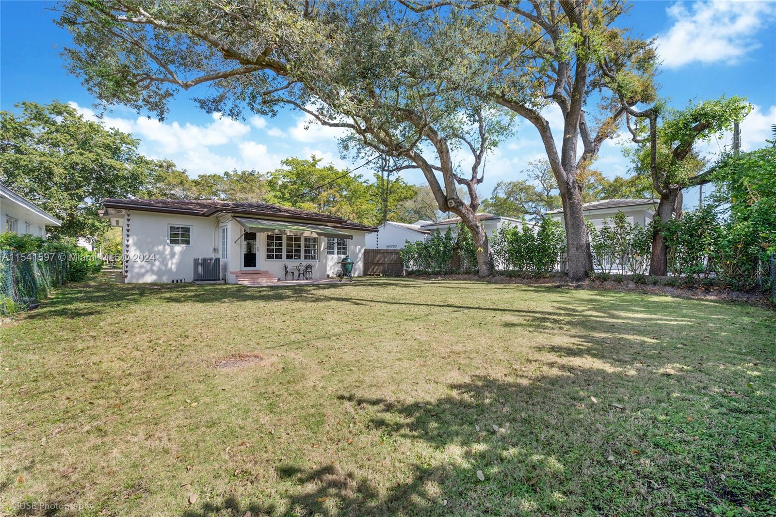 808 Obispo Ave, Coral Gables, Florida 33134, 2 Bedrooms Bedrooms, ,1 BathroomBathrooms,Residential,For Sale,808 Obispo Ave,A11541597