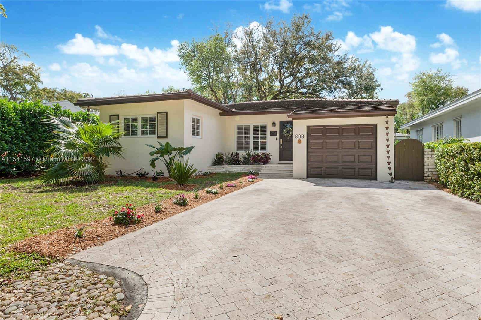 808 Obispo Ave, Coral Gables, Florida 33134, 2 Bedrooms Bedrooms, ,1 BathroomBathrooms,Residential,For Sale,808 Obispo Ave,A11541597